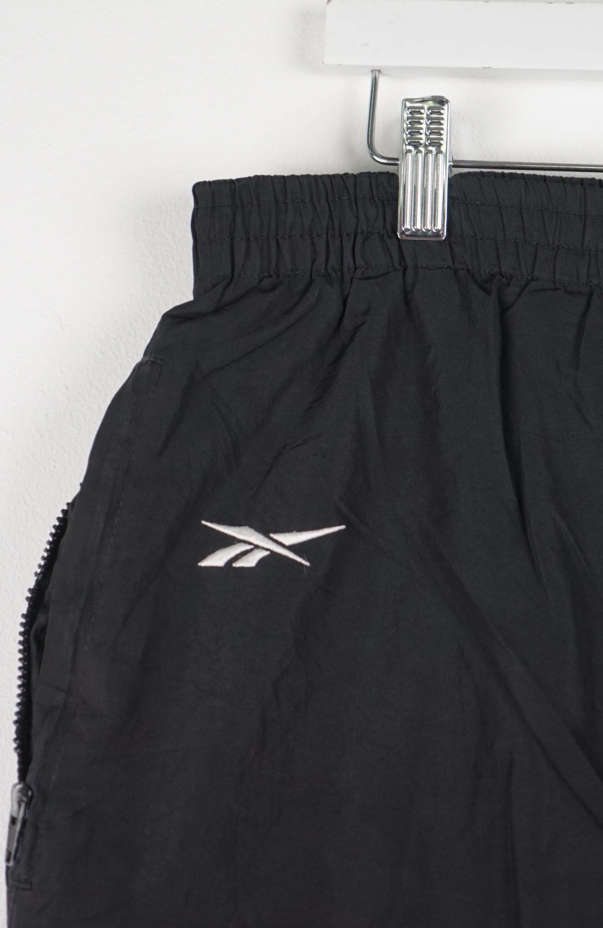 VINTAGE REEBOK TRACK PANT SHORTS (XL)
