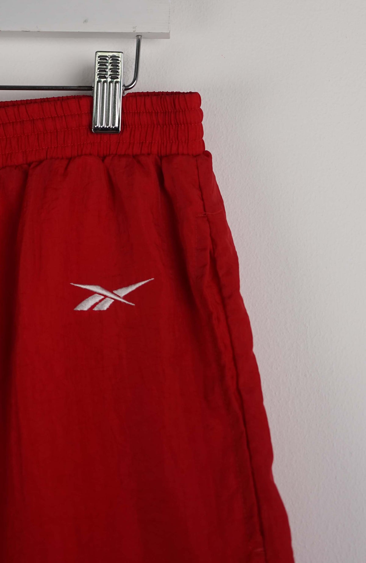 VINTAGE REEBOK TRACK PANT SHORTS (M)