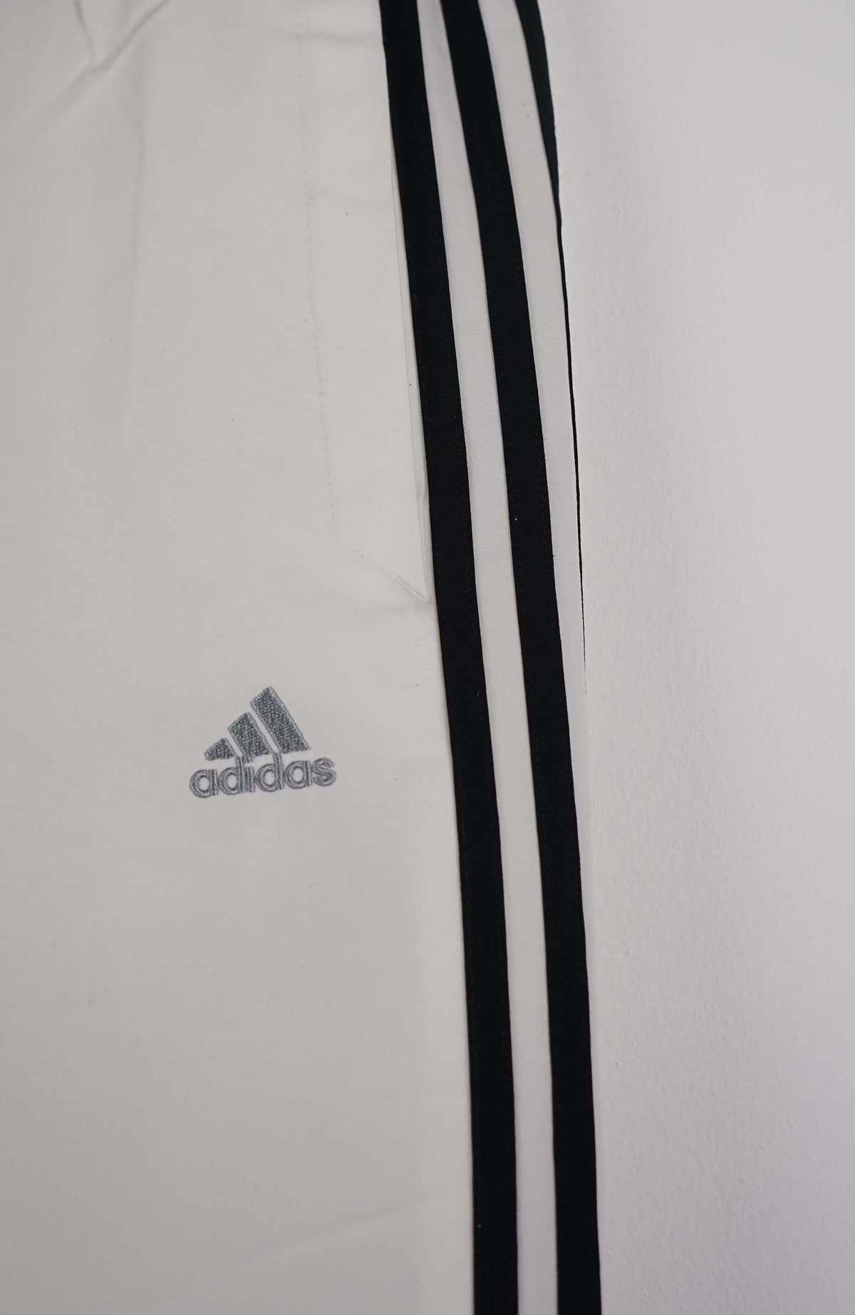 VINTAGE ADIDAS TRACK PANT SHORTS (L)