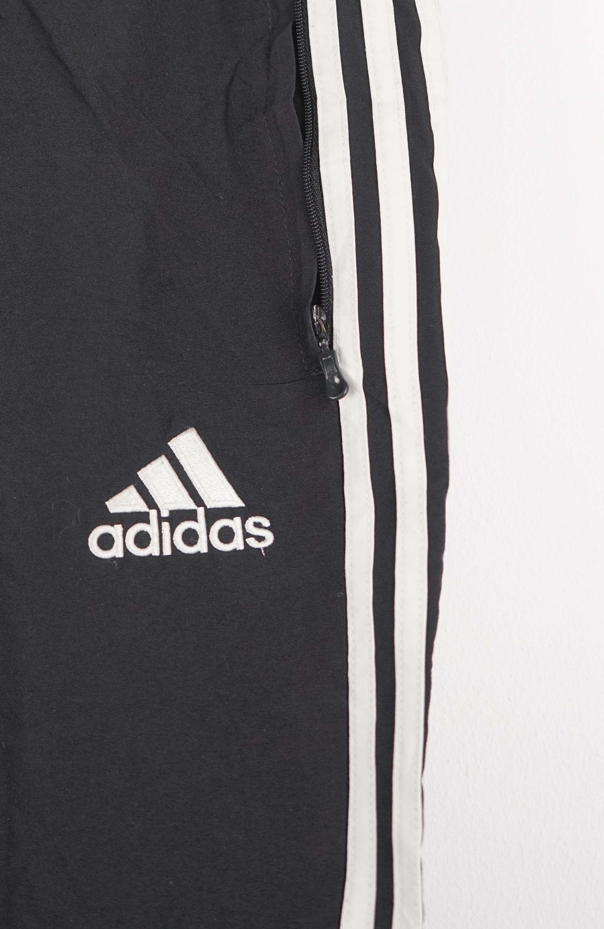 VINTAGE ADIDAS TRACK PANT SHORTS (M)