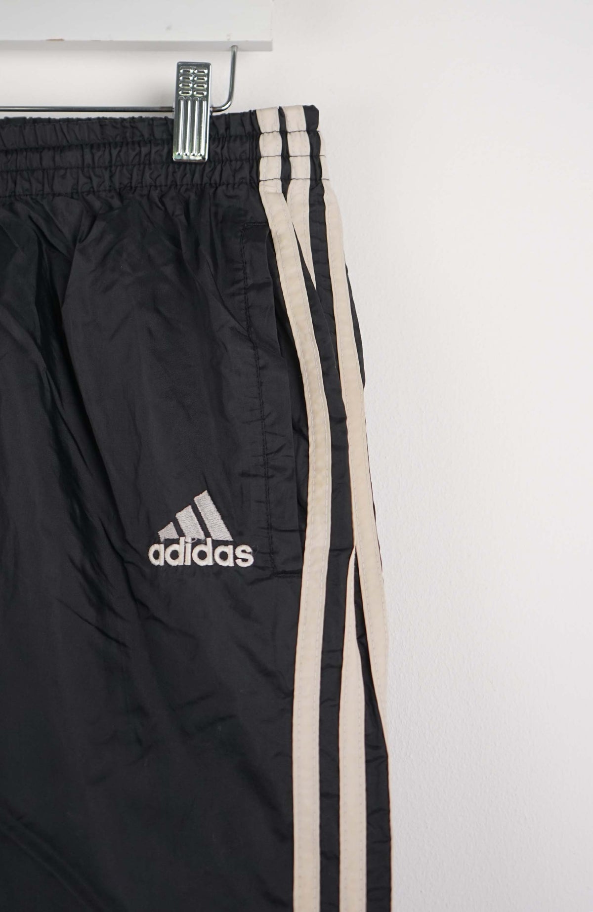 VINTAGE ADIDAS TRACK PANT SHORTS (S)