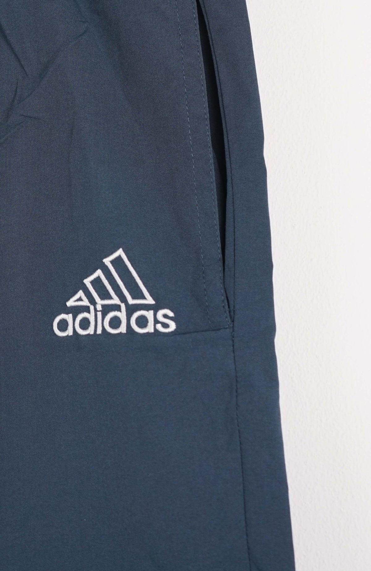 VINTAGE ADIDAS TRACK PANT SHORTS (M)
