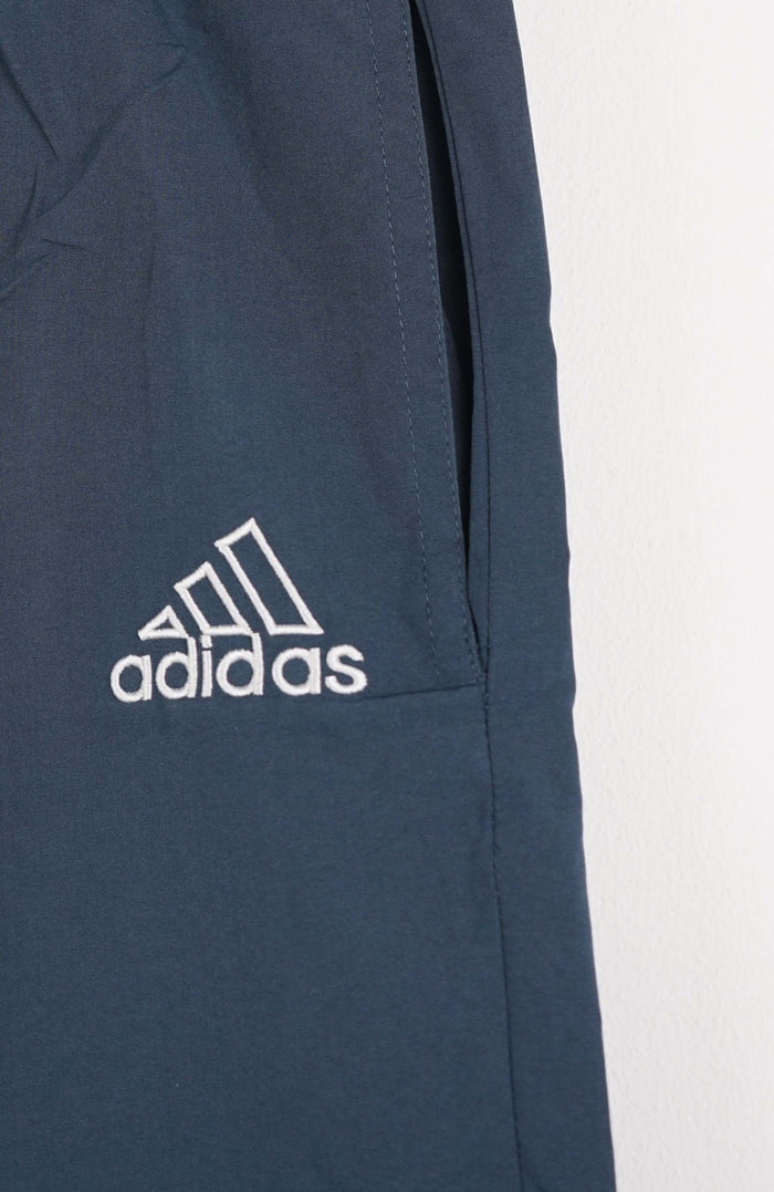 VINTAGE ADIDAS TRACK PANT SHORTS (M)