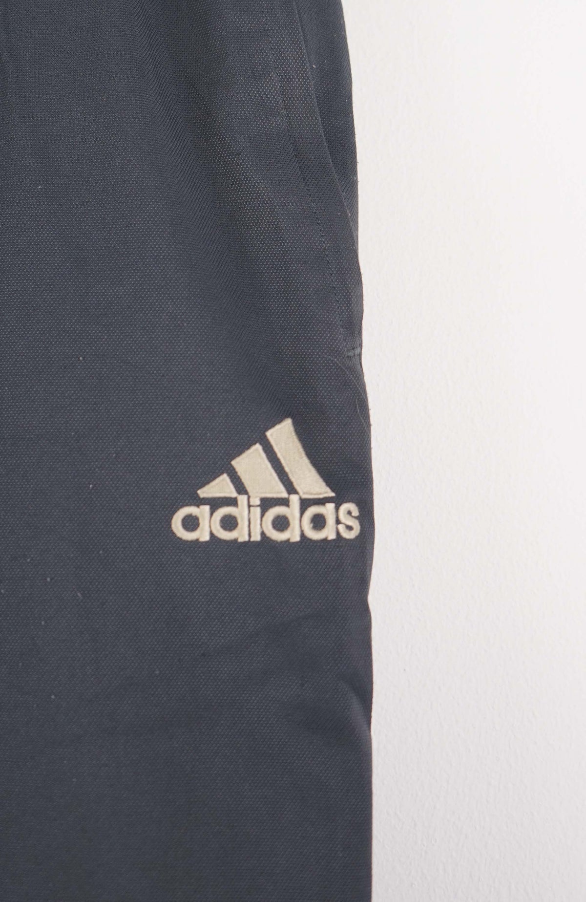 VINTAGE ADIDAS TRACK PANT SHORTS (M)