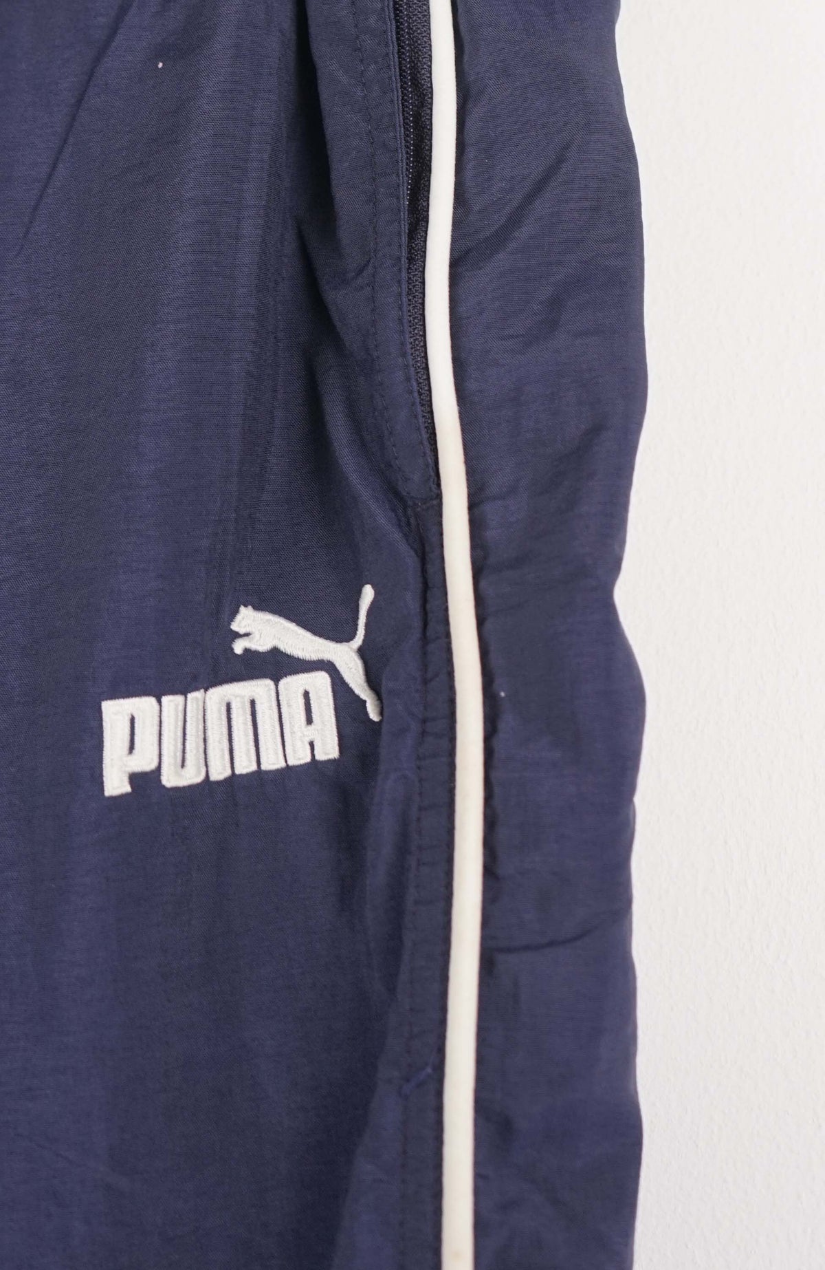 VINTAGE PUMA TRACK PANT SHORTS (M)