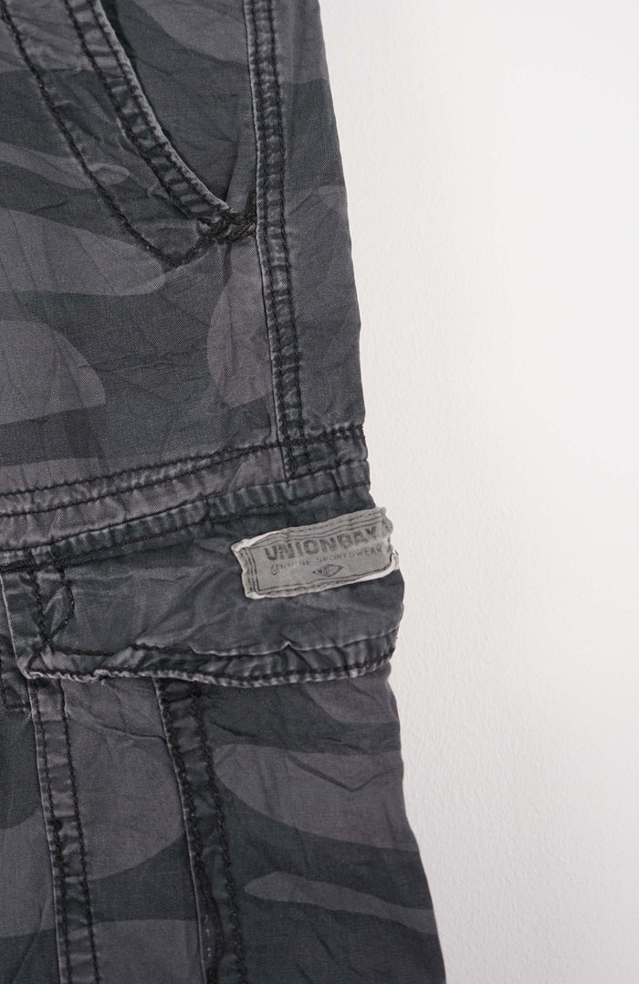 VINTAGE CAMO CARGO SHORTS W32