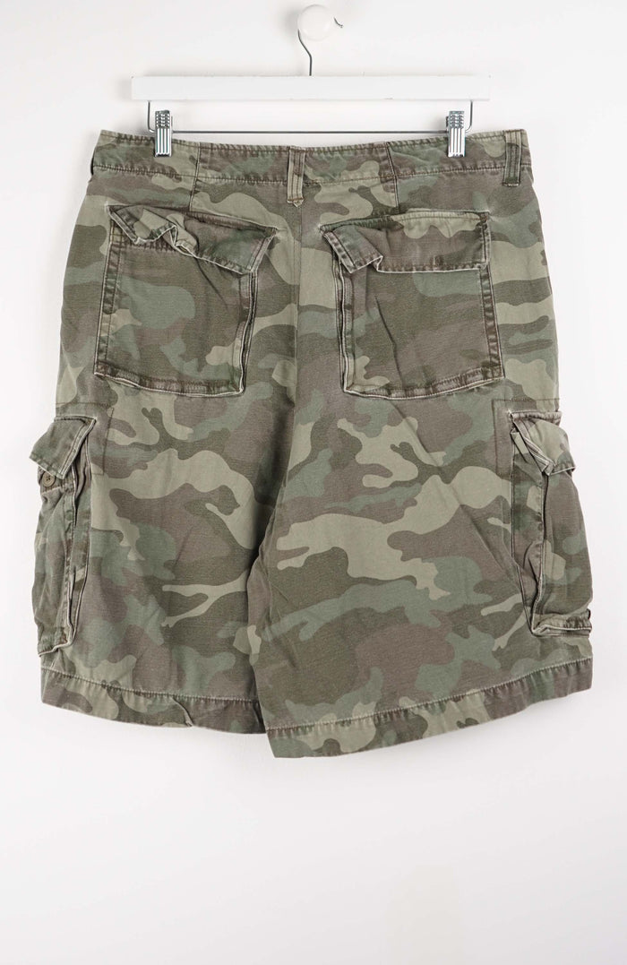 VINTAGE CAMO CARGO SHORTS W36