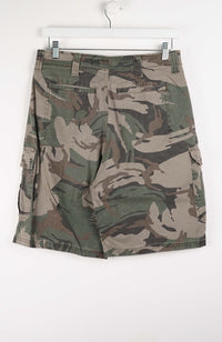 VINTAGE WRANGLER CAMO CARGO SHORTS W31