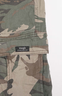 VINTAGE WRANGLER CAMO CARGO SHORTS W30