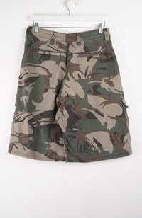 VINTAGE WRANGLER CAMO CARGO SHORTS W30