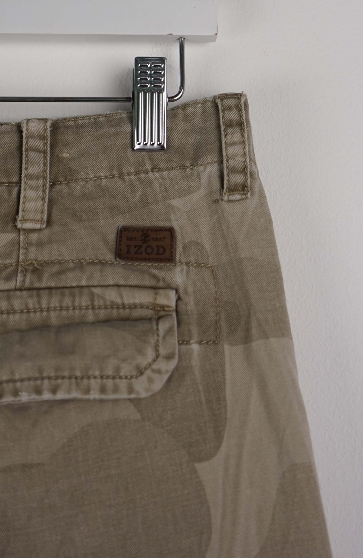 VINTAGE CAMO CARGO SHORTS W32