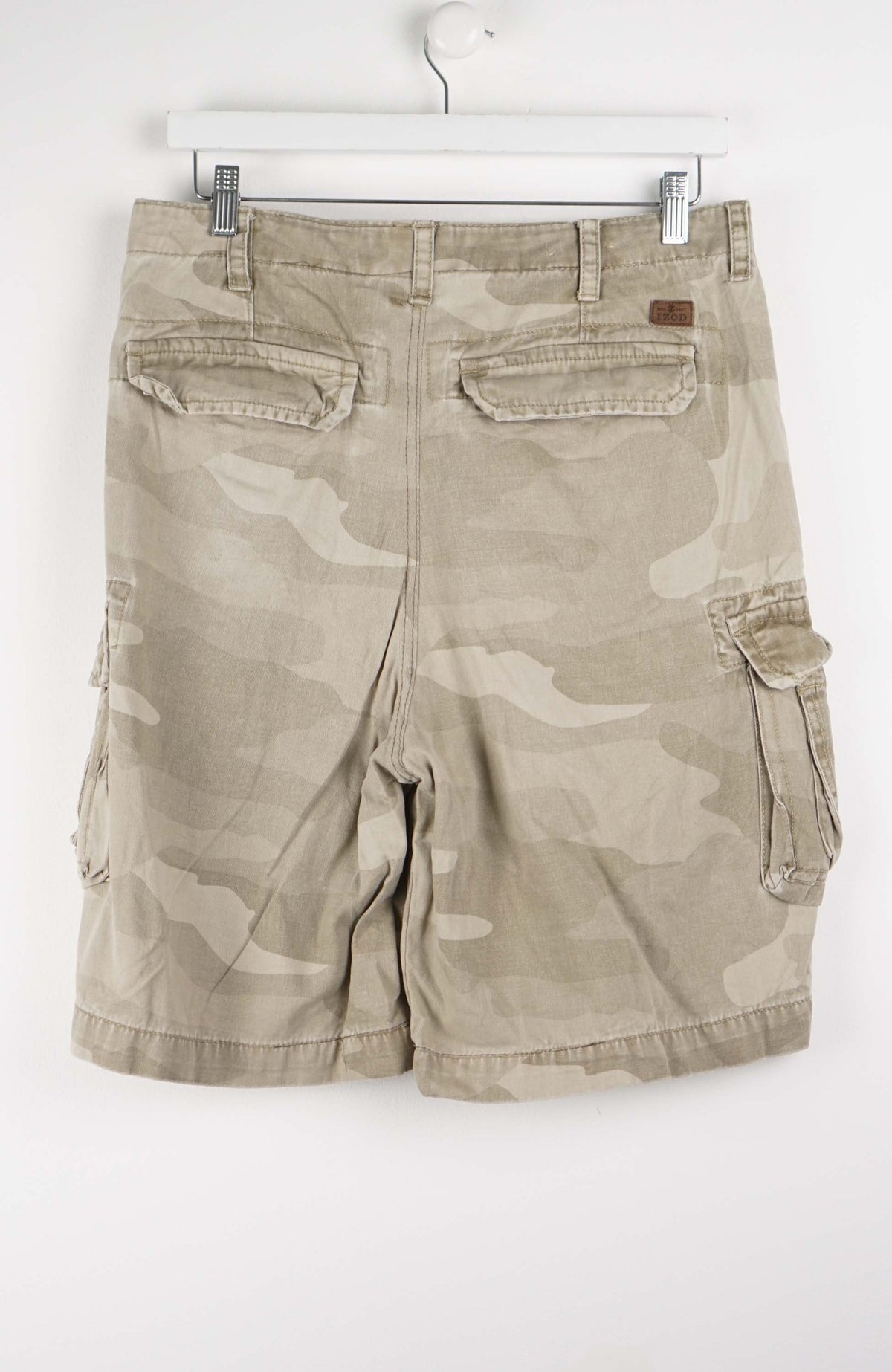 VINTAGE CAMO CARGO SHORTS W32