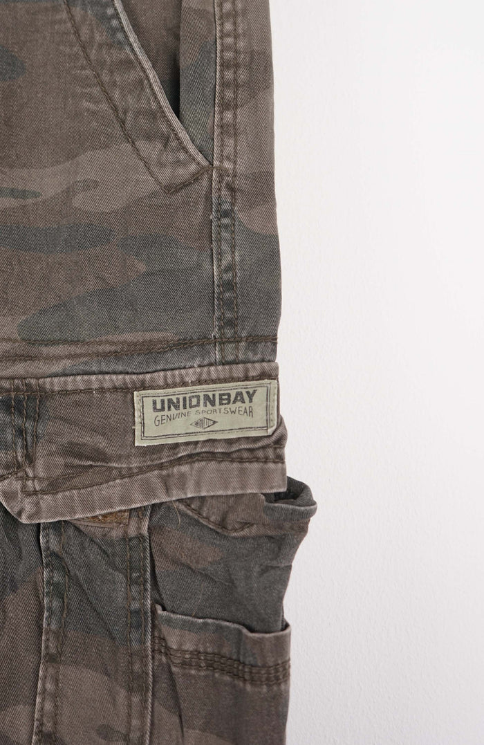 VINTAGE CAMO CARGO SHORTS W32