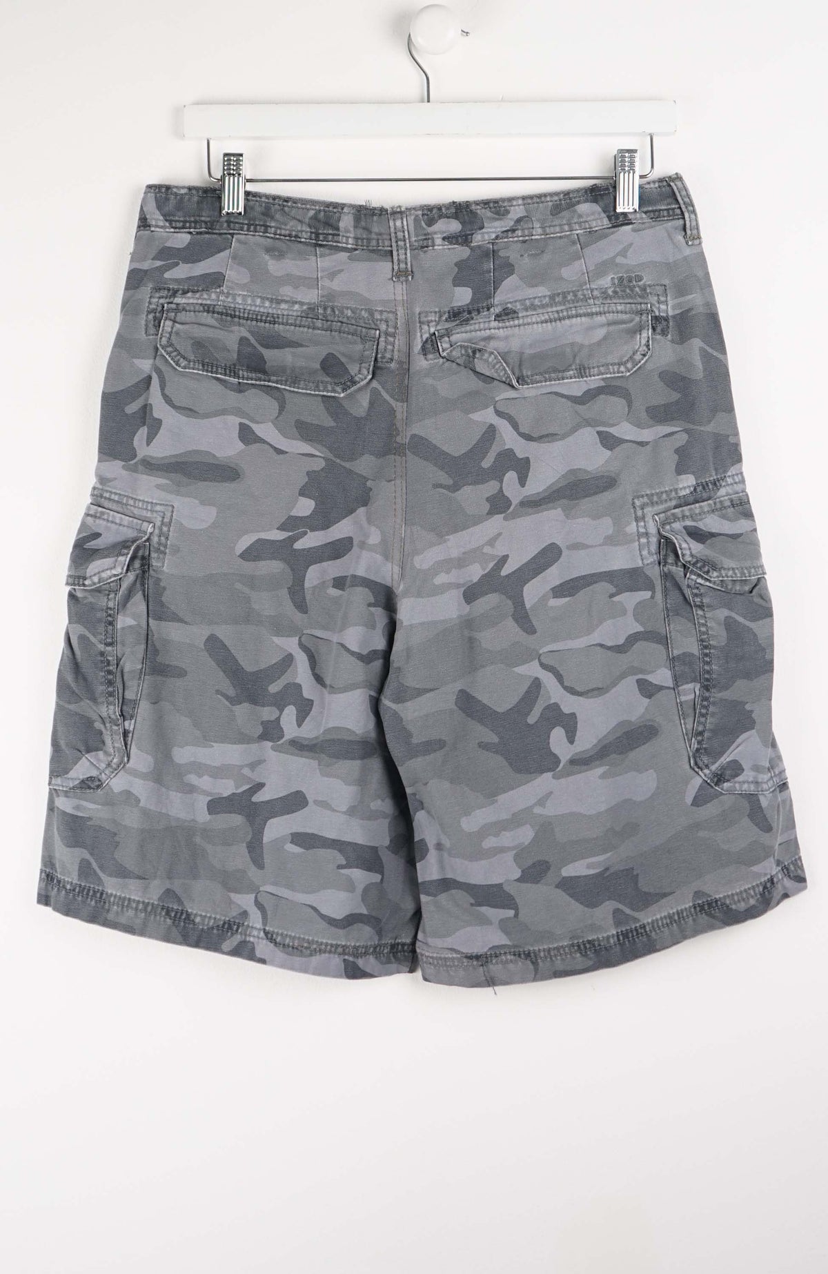 VINTAGE CAMO CARGO SHORTS W32