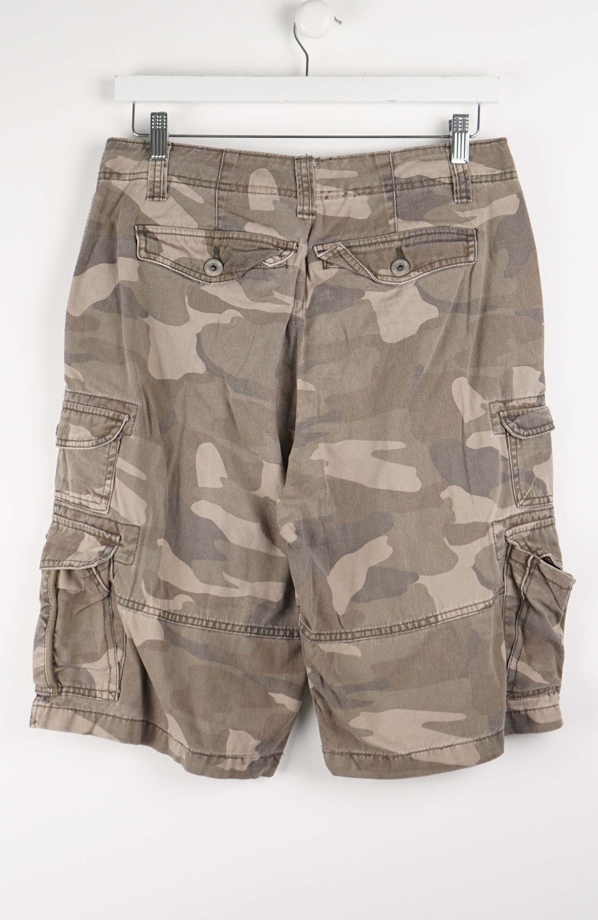 VINTAGE CAMO CARGO SHORTS W31