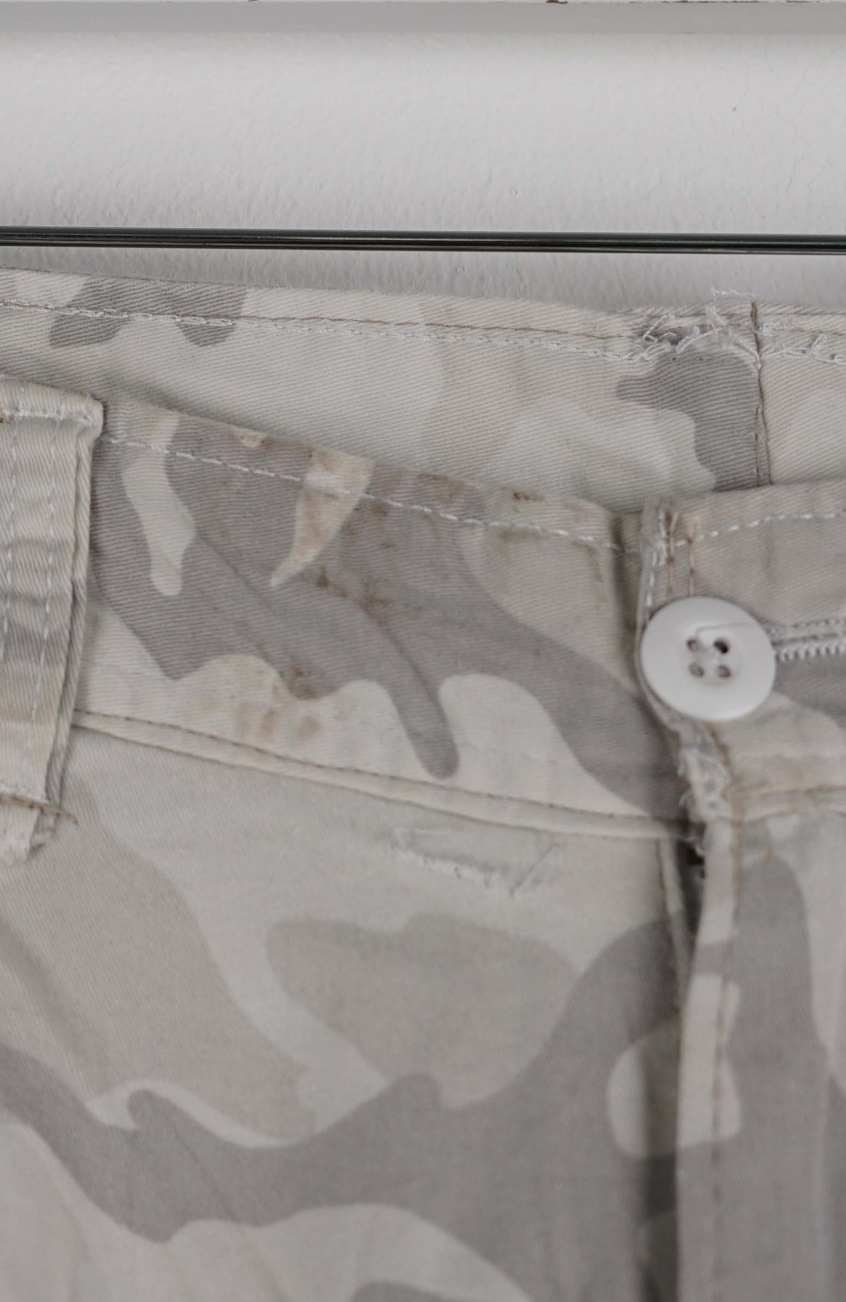 VINTAGE CAMO CARGO SHORTS W34