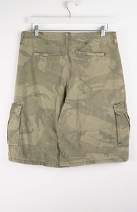 VINTAGE WRANGLER CAMO CARGO SHORTS W32