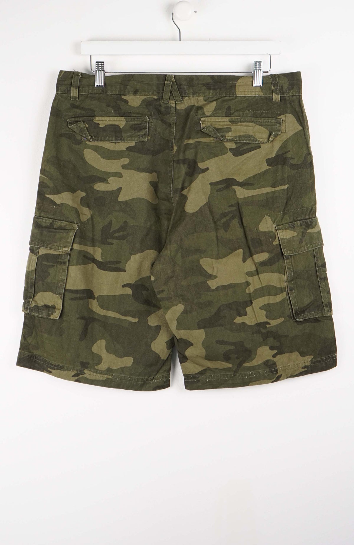 VINTAGE CAMO CARGO SHORTS W40