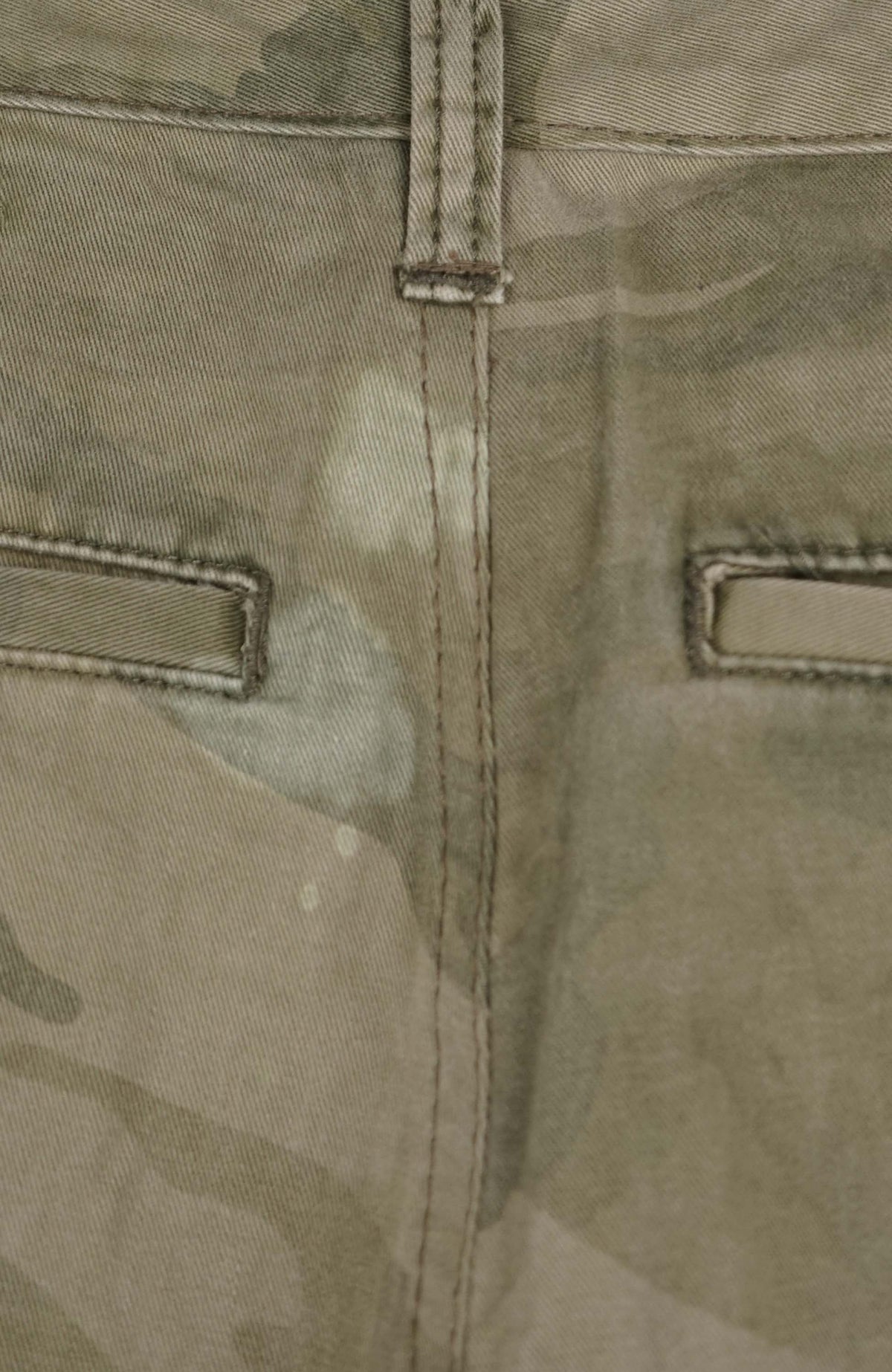 VINTAGE CAMO CARGO SHORTS W30