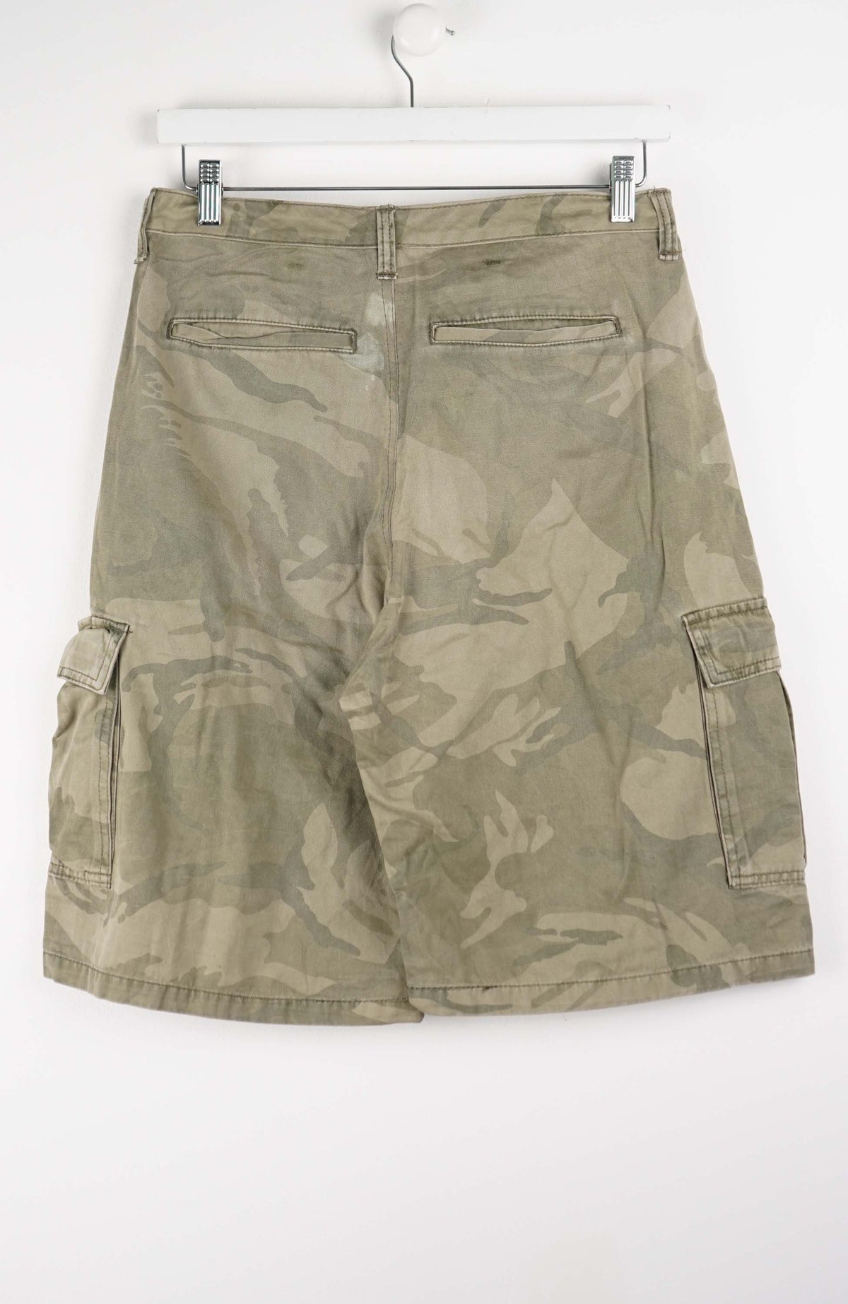VINTAGE CAMO CARGO SHORTS W30