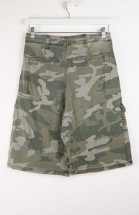 VINTAGE WRANGLER CAMO CARGO SHORTS W28