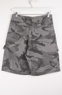 VINTAGE CAMO CARGO SHORTS W28
