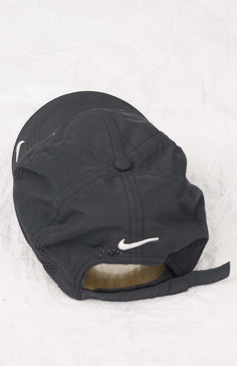 VINTAGE NIKE HAT