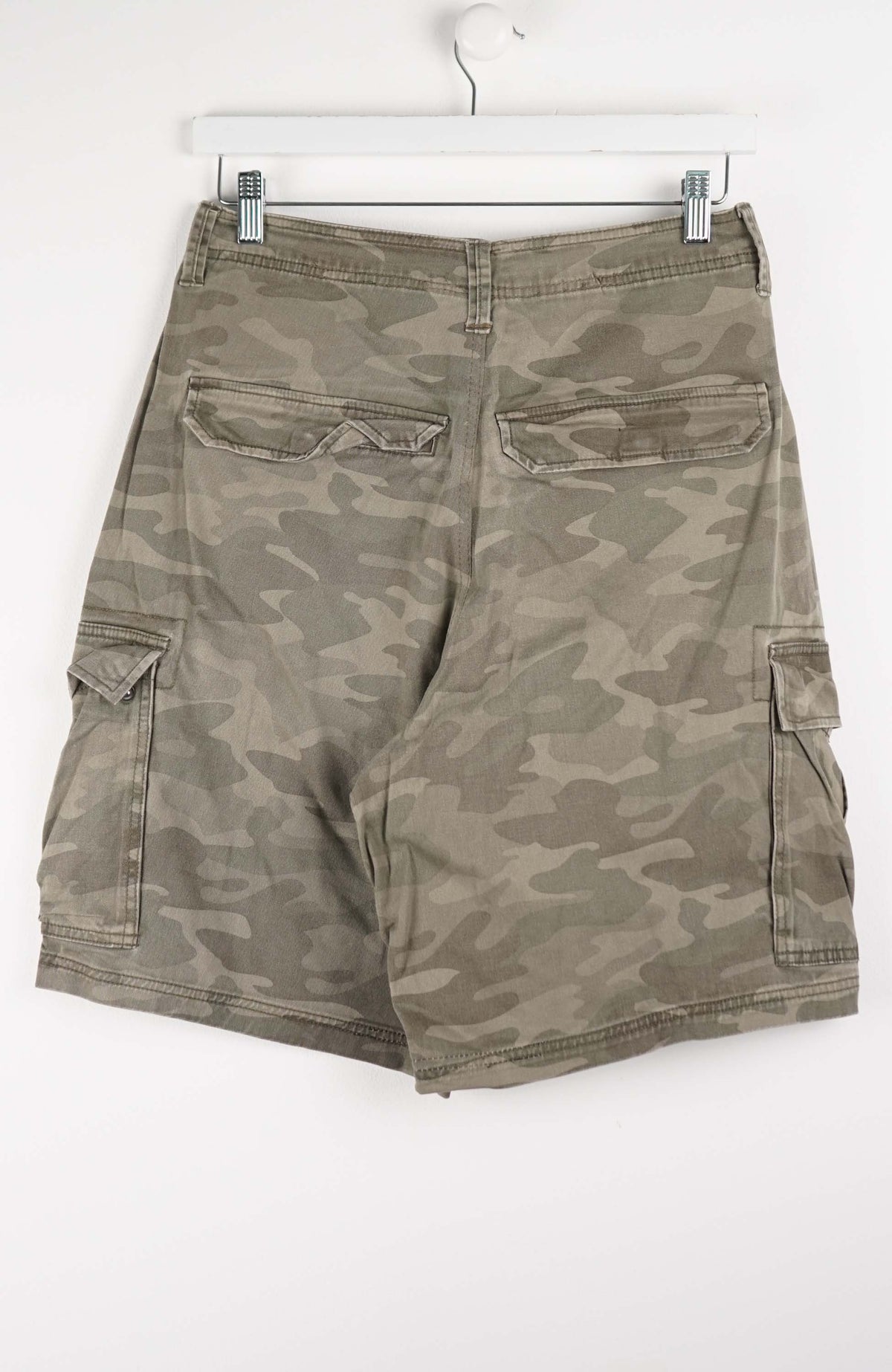 VINTAGE CAMO CARGO SHORTS W30
