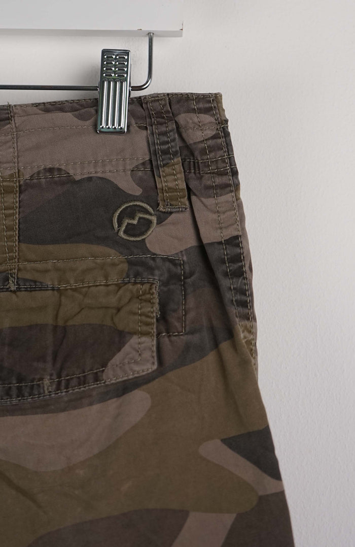 VINTAGE CAMO CARGO SHORTS W34