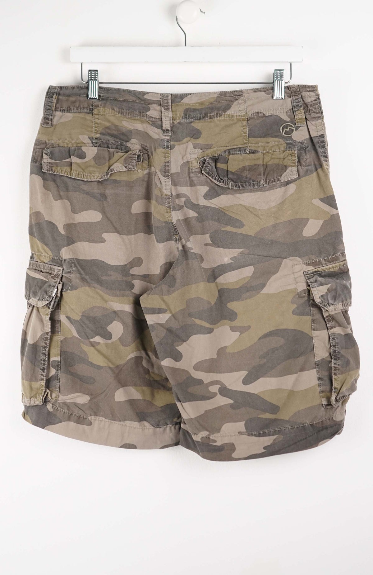 VINTAGE CAMO CARGO SHORTS W34