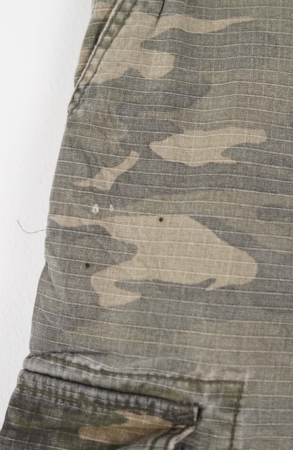 VINTAGE MOSSIMO CAMO CARGO SHORTS W30