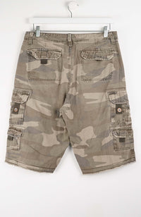 VINTAGE CAMO CARGO SHORTS W30