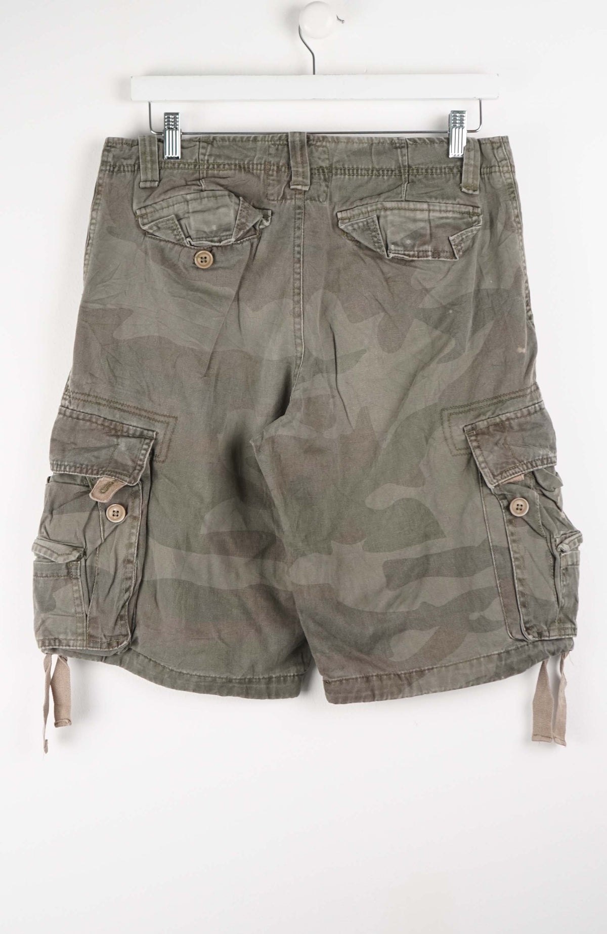 VINTAGE CAMO CARGO SHORTS W32