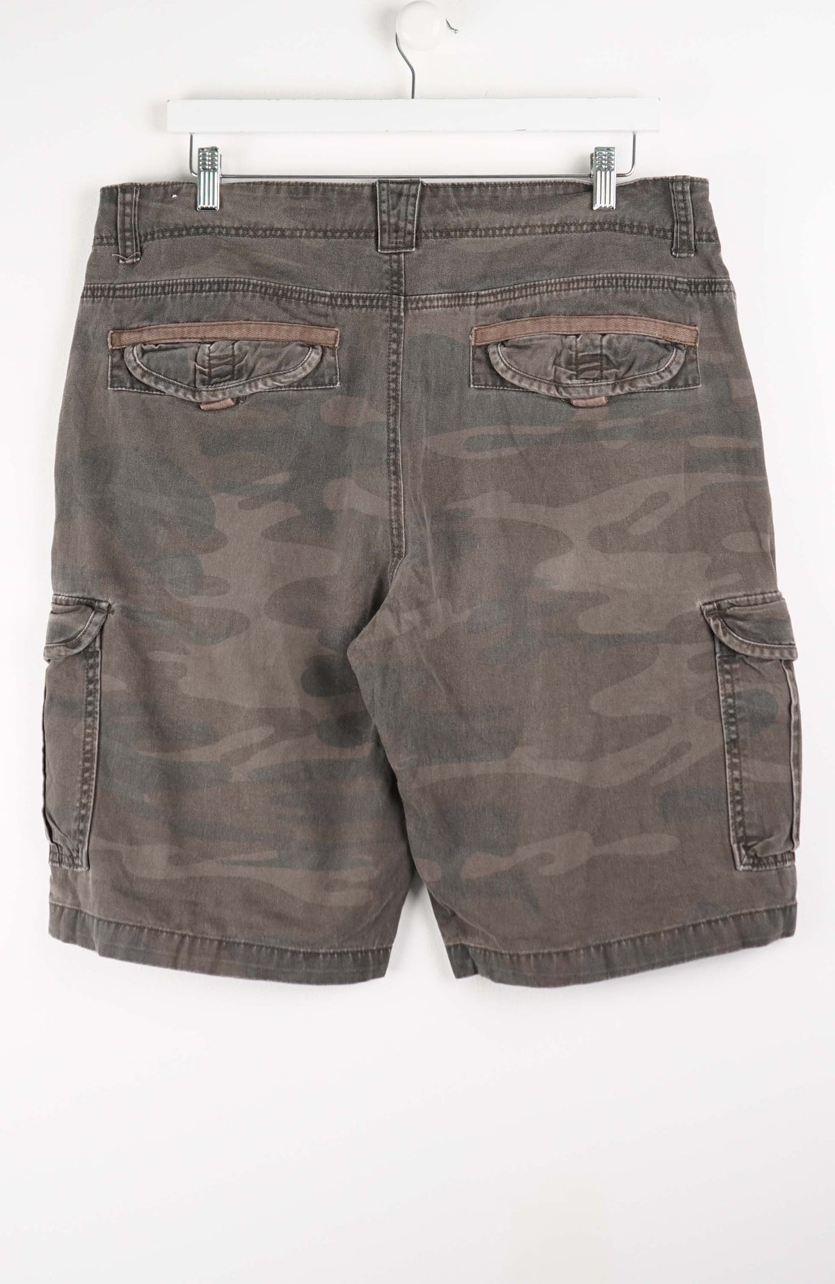 VINTAGE CAMO CARGO SHORTS W38