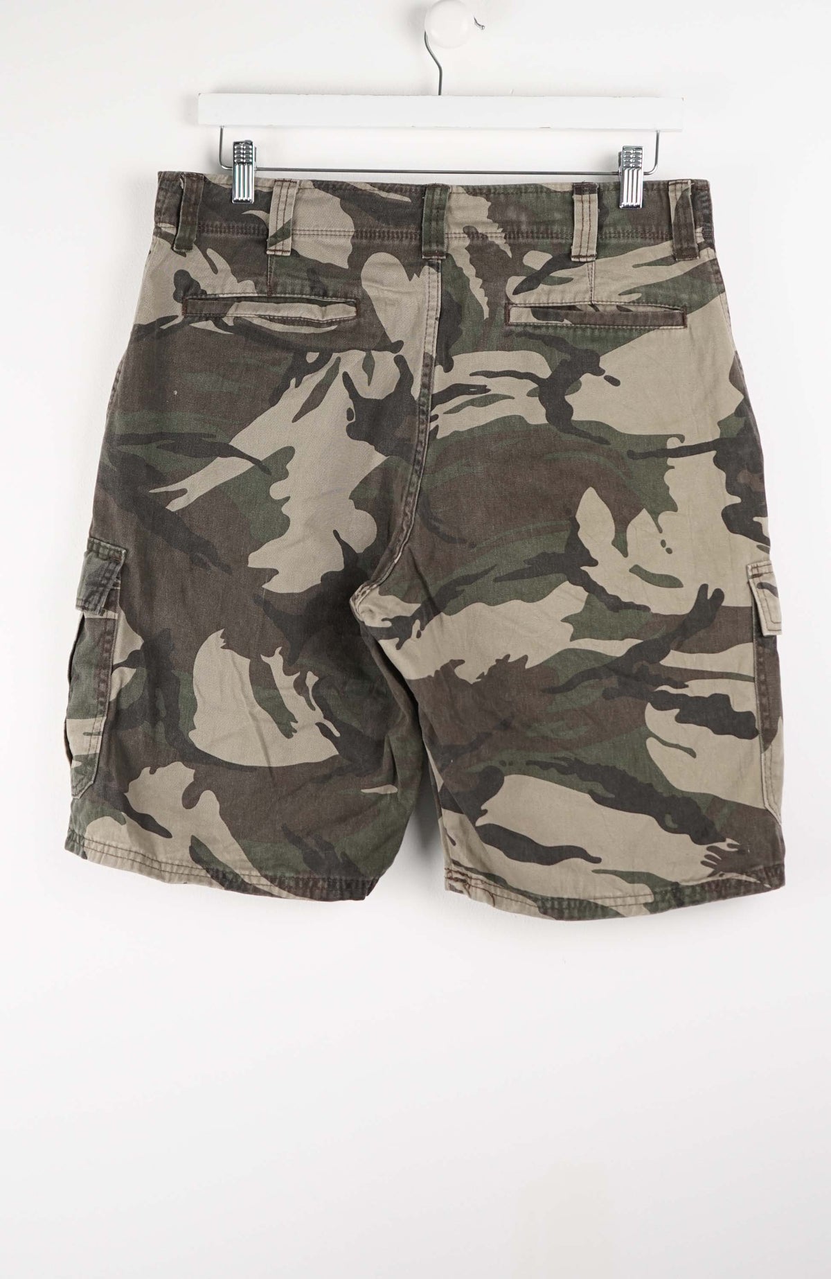 VINTAGE CAMO CARGO SHORTS W34