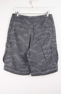 VINTAGE CAMO CARGO SHORTS W32