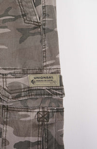 VINTAGE CAMO CARGO SHORTS W32