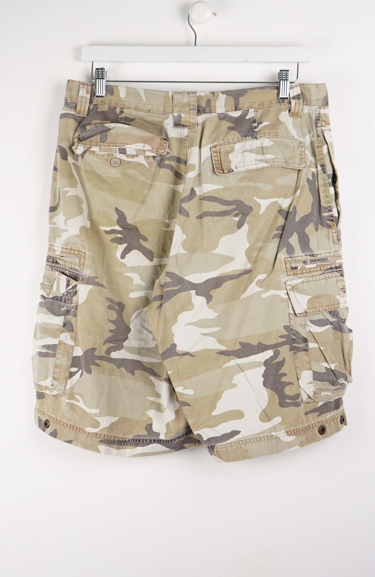 VINTAGE CAMO CARGO SHORTS W34