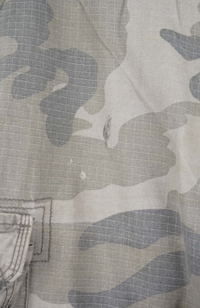 VINTAGE CAMO CARGO SHORTS W36