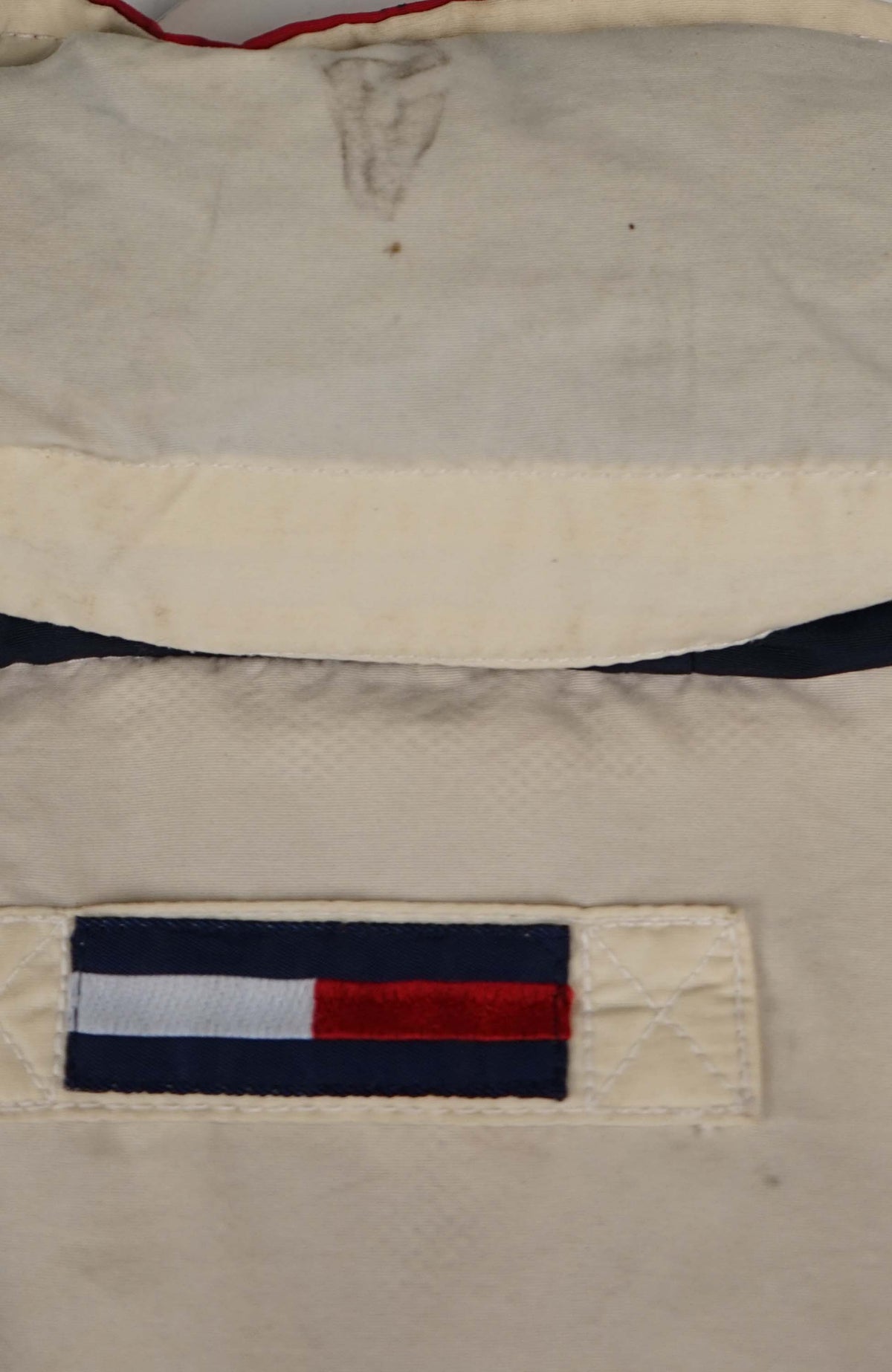 VINTAGE TOMMY HILFIGER WINDBREAKER (XL)