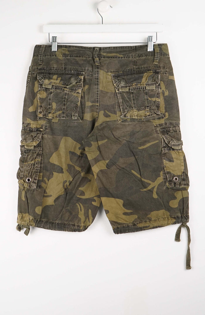 VINTAGE CAMO CARGO SHORTS W34
