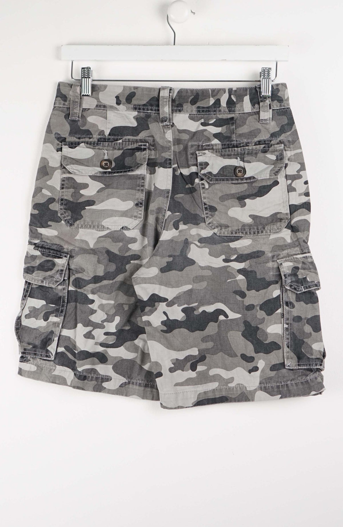 VINTAGE CAMO CARGO SHORTS W30