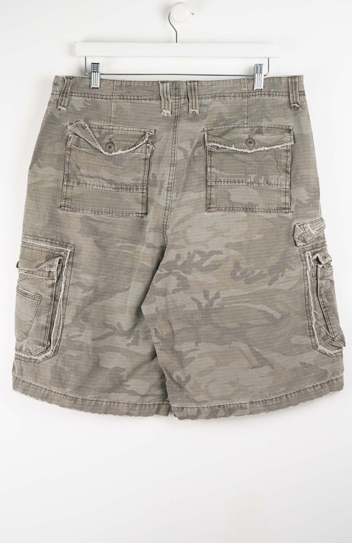 VINTAGE CAMO CARGO SHORTS W36