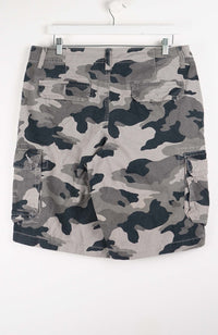 VINTAGE CAMO CARGO SHORTS W36