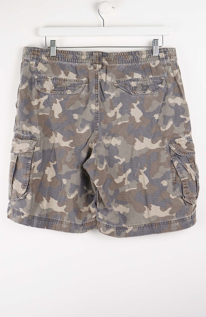 VINTAGE CAMO CARGO SHORTS W34