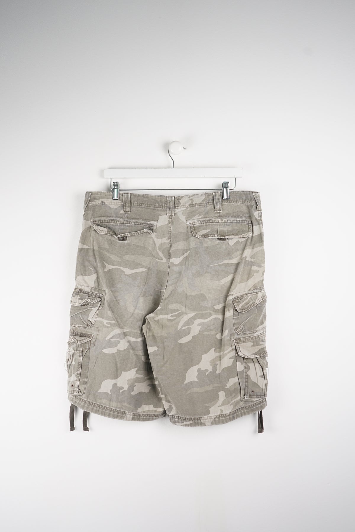 VINTAGE LEE CAMO CARGO SHORTS W38
