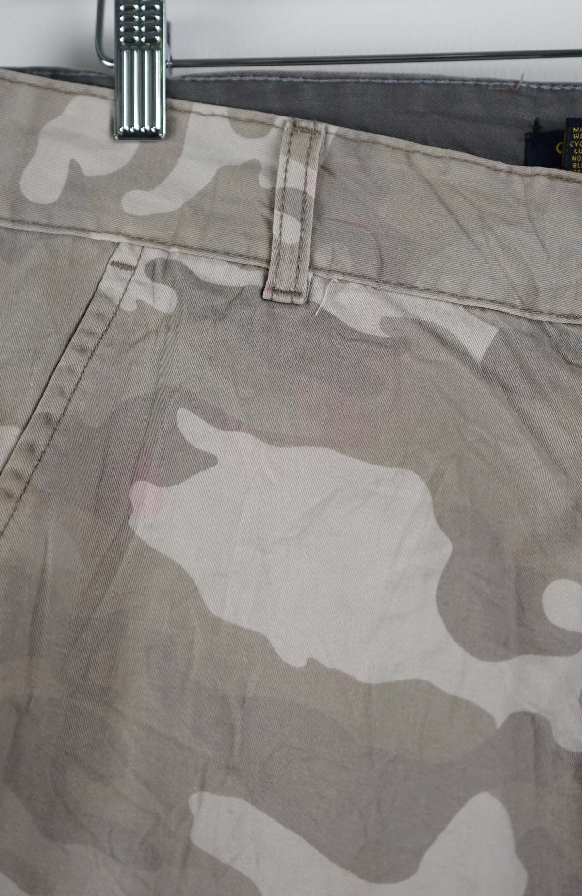 VINTAGE CAMO CARGO SHORTS W36