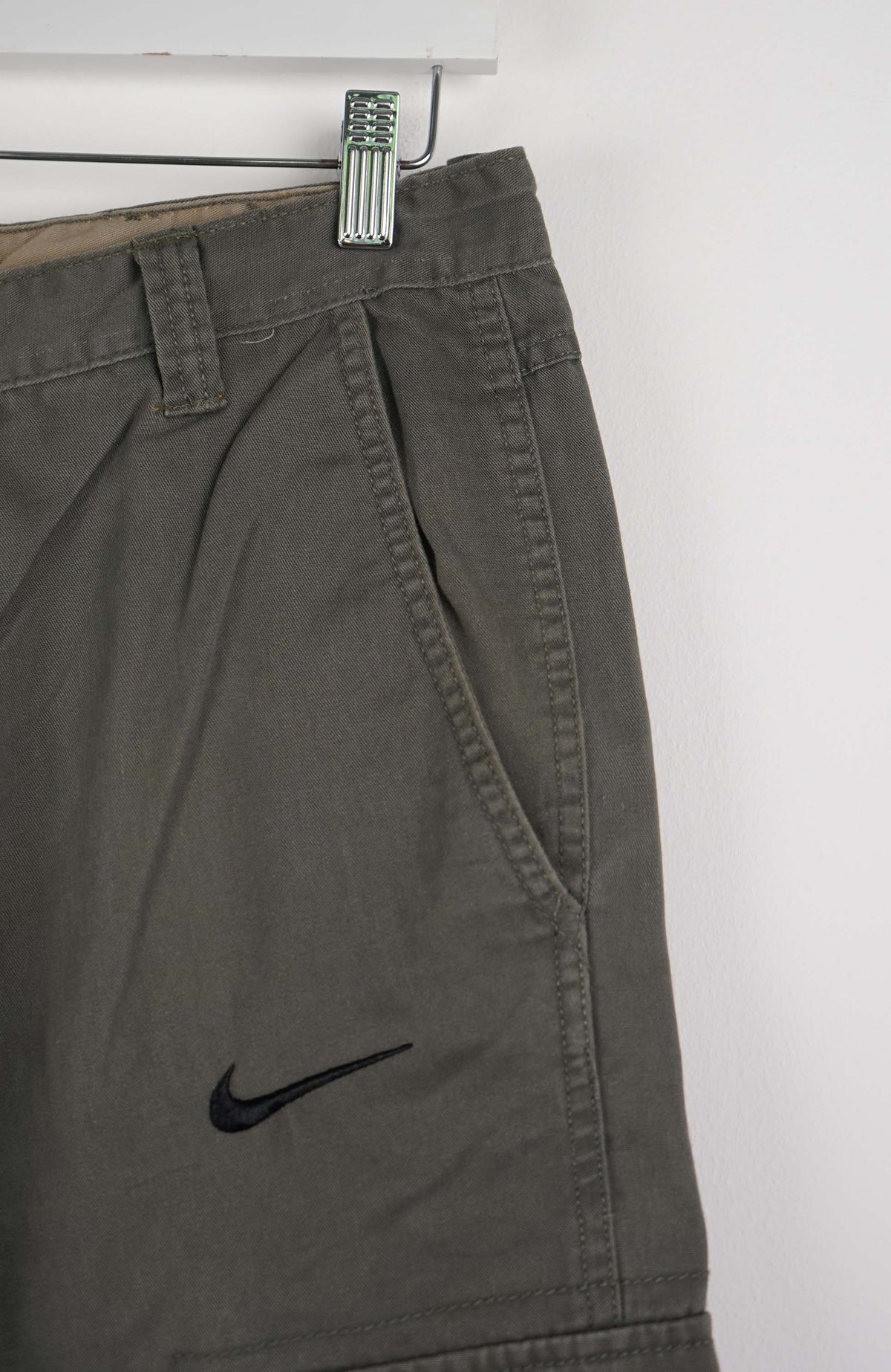 VINTAGE REWORK CARGO CAPRI SHORTS W32
