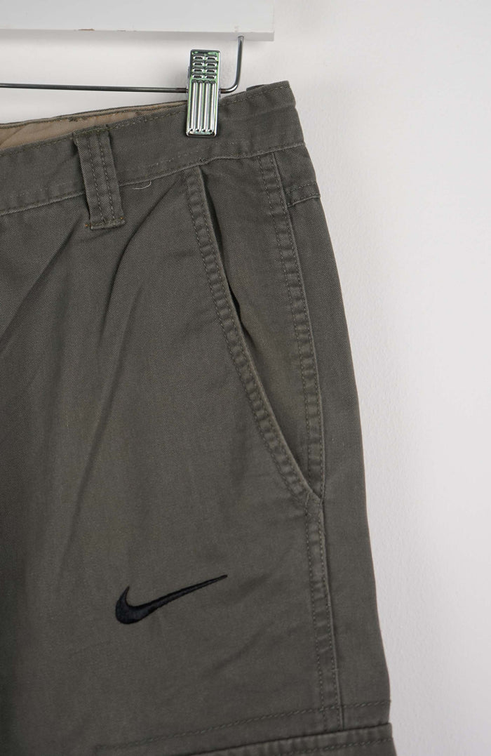 VINTAGE REWORK CARGO CAPRI SHORTS W32