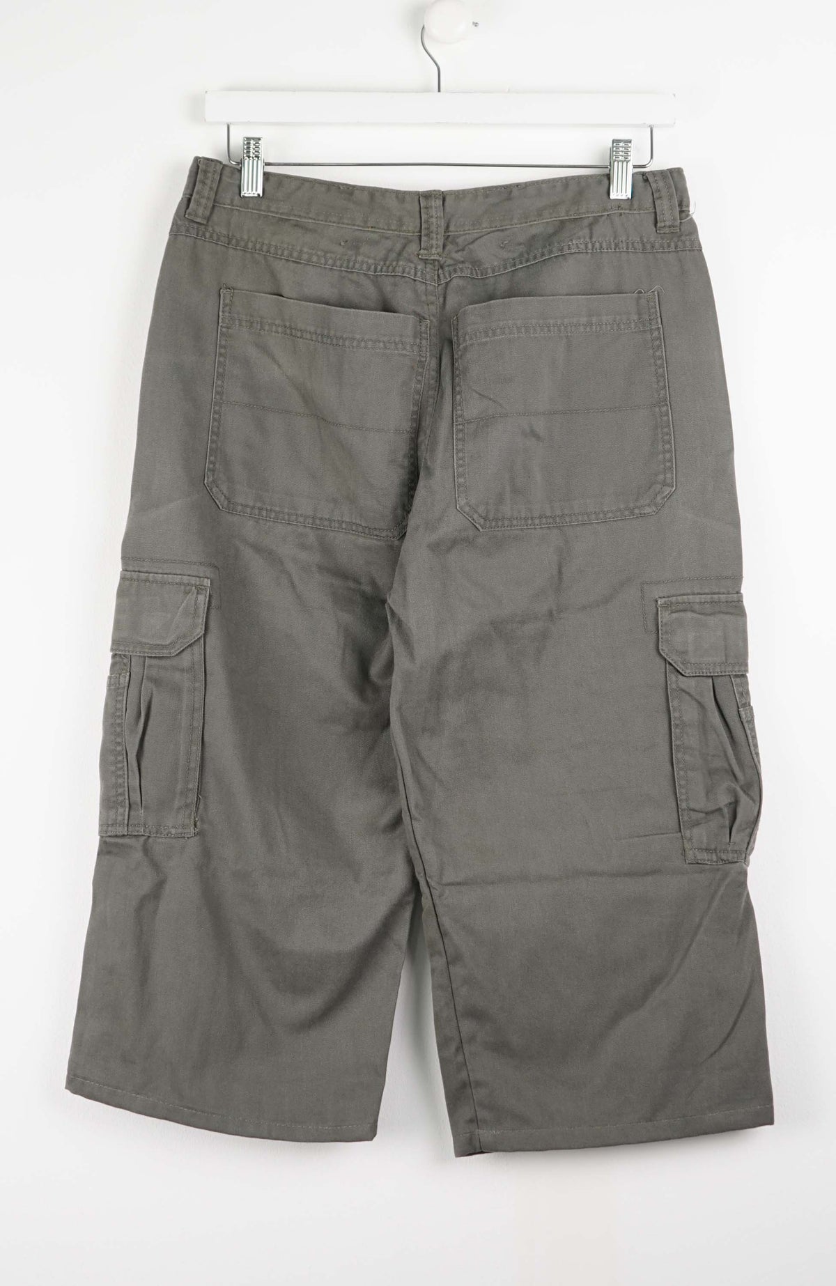 VINTAGE REWORK CARGO CAPRI SHORTS W32